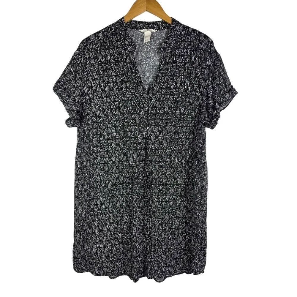 H&M Black Geometric Short Sleeve V-Neck Dress